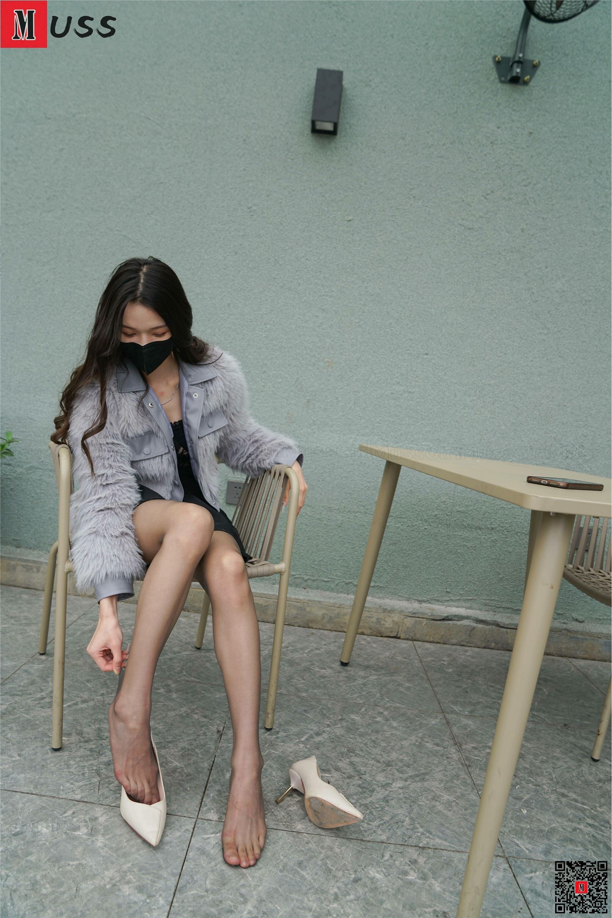 MussGirl慕丝女郎  NO.201 户外灰丝超短裙高跟